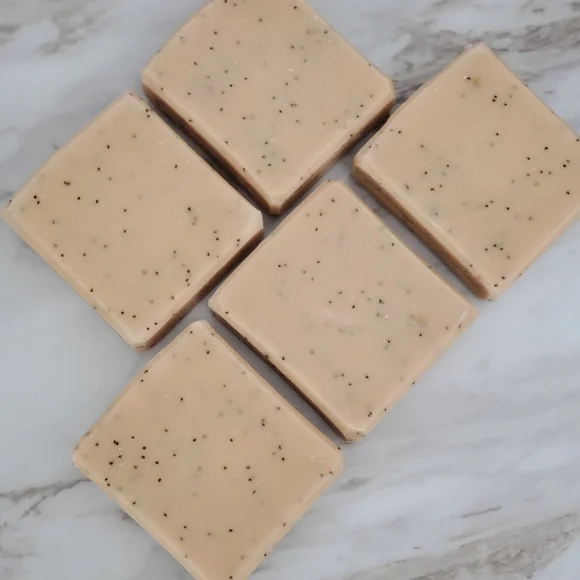 (2) Poppy Seed Bar Body Soaps w/ Poppy Seeds - Picture 3 of 5